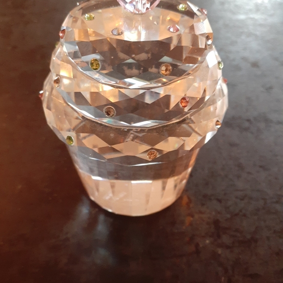 EXQUISITE NEW Simon Design 4" Crystal Cupcake Paperweight. - Picture 2 of 5